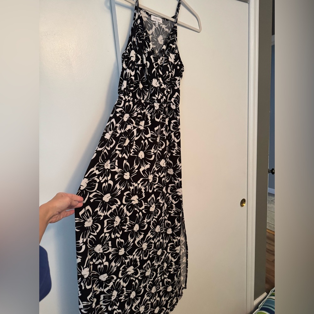 Gilli Black & White Sleeveless Maxi Sundress - Picture 3 of 4